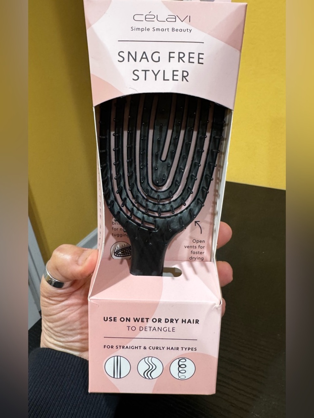 CRÈME SHOP - Black Snag-Free Hair Detangler Brush for Wet or Dry Hair